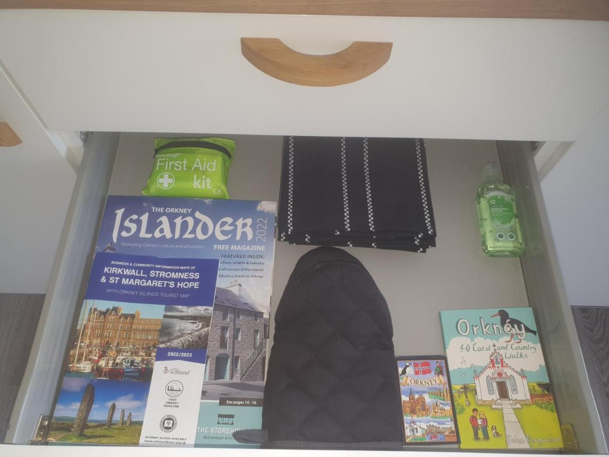 Self Catering. Maydene. Holm. Orkney, Scotland. Nether Button Buitenkant foto